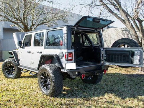 Used 2018 Jeep Wrangler Unlimited Sport S image 15