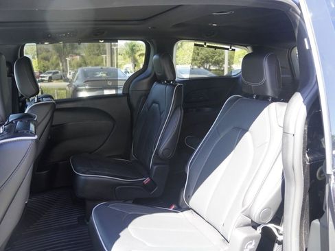 Used 2024 Chrysler Pacifica Limited w/ Uconnect Theater Family Group AWD/4WD image 19