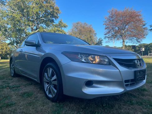 Used 2011 Honda Accord LX-S image 2