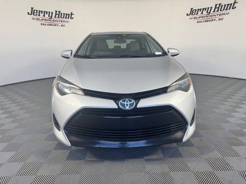 Used 2017 Toyota Corolla LE FWD image 5