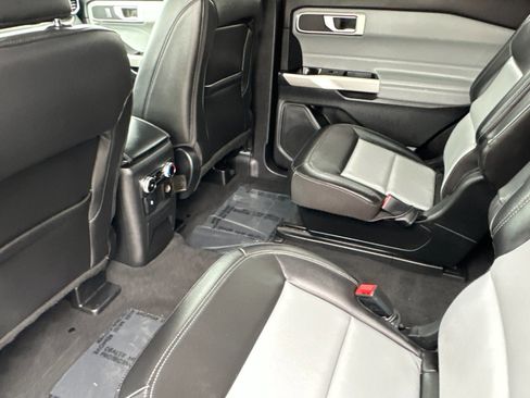 Certified 2022 Ford Explorer XLT w/ Equipment Group 202A image 13