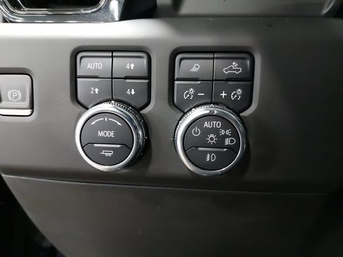 Used 2023 GMC Sierra 1500 AT4 w/ AT4 Preferred Package AWD/4WD image 26