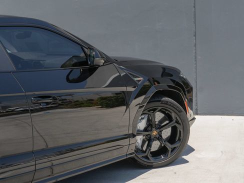 Used 2026 Lamborghini Urus SE AWD/4WD image 42