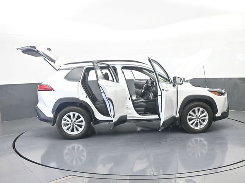 Used 2024 Toyota Corolla Cross LE FWD image 72