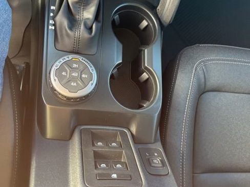 New 2025 Ford Bronco Badlands w/ Black Appearance Package image 17