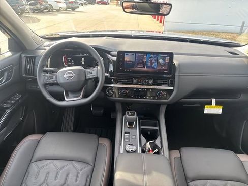 New 2026 Nissan Pathfinder Platinum w/ Cargo Package AWD/4WD image 11