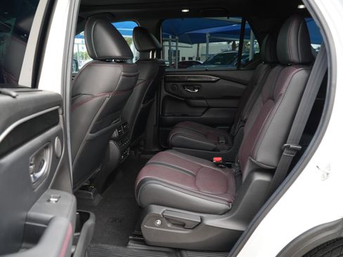 Used 2025 Honda Pilot Black Edition image 19