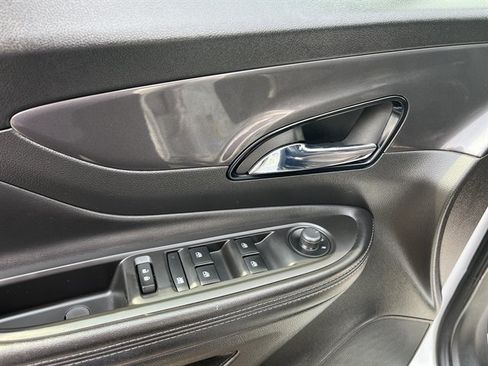 Used 2020 Buick Encore Preferred AWD/4WD image 18