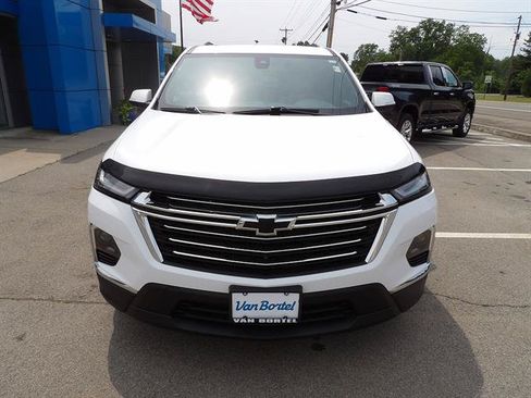 Used 2022 Chevrolet Traverse LT w/ LT Premium Package FWD image 8