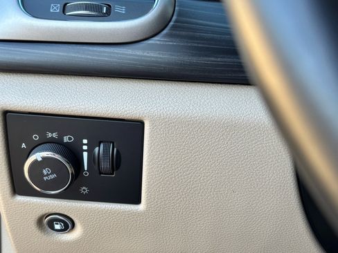 Used 2022 Jeep Grand Cherokee Laredo E image 28