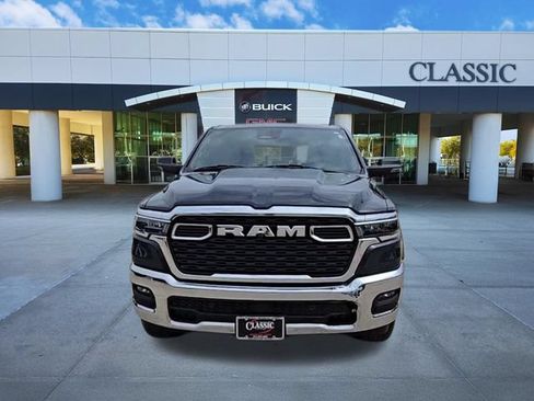 Used 2025 RAM 1500 Big Horn AWD/4WD image 3