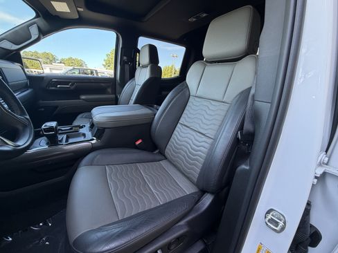 Used 2024 Chevrolet Silverado 1500 ZR2 w/ Technology Package AWD/4WD image 15