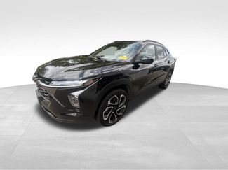 Used 2025 Chevrolet Trax RS w/ Sunroof Package FWD video 2