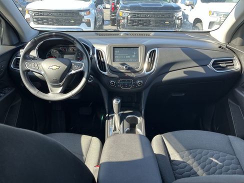 Used 2018 Chevrolet Equinox LT image 19