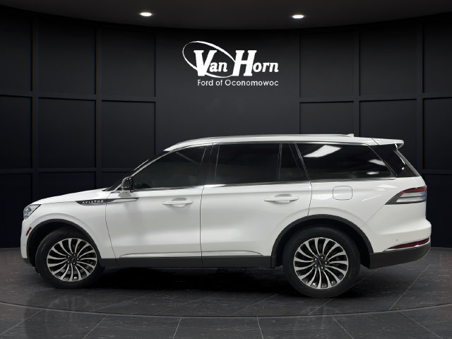 Used 2023 Lincoln Aviator Reserve w/ Equipment Group 201A AWD/4WD image 4