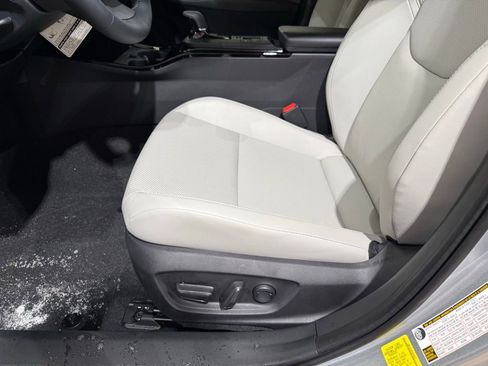 New 2026 Toyota Prius XLE image 13