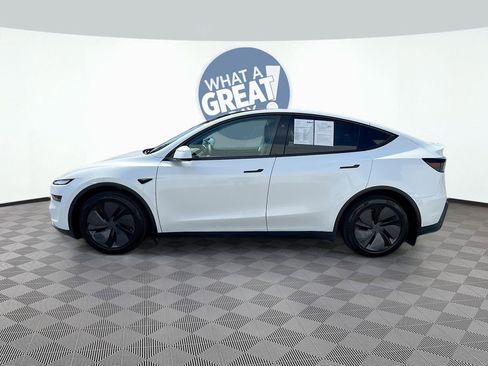 Used 2026 Tesla Model Y Long Range image 9