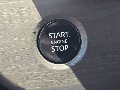 New 2025 Nissan Murano SL image 9