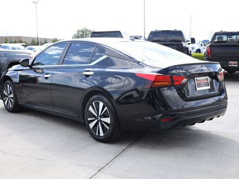 Used 2021 Nissan Altima 2.5 SV FWD image 4