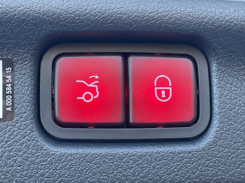 New 2026 Mercedes-Benz C 300 C 300 Sedan image 12