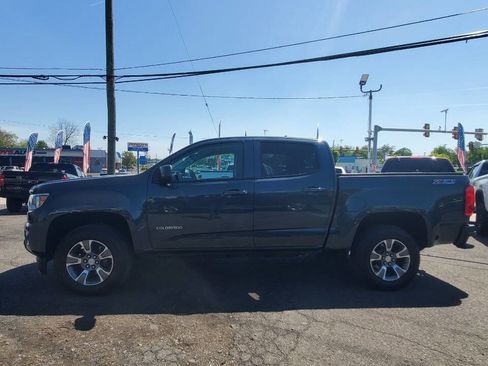 Used 2017 Chevrolet Colorado Z71 AWD/4WD image 2
