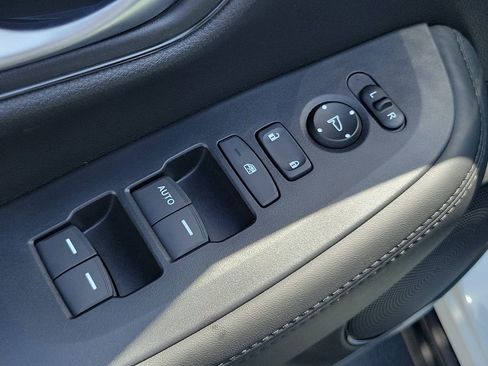 Certified 2026 Honda HR-V LX image 20