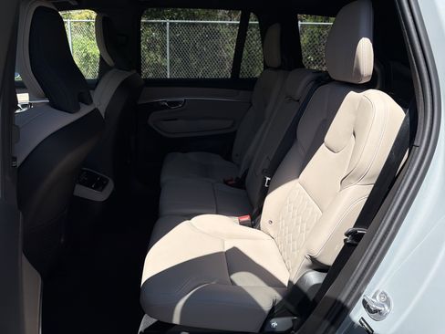 Certified 2025 Volvo XC90 B5 Plus image 31