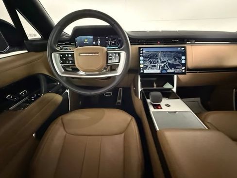 Used 2025 Land Rover Range Rover SE AWD/4WD image 32
