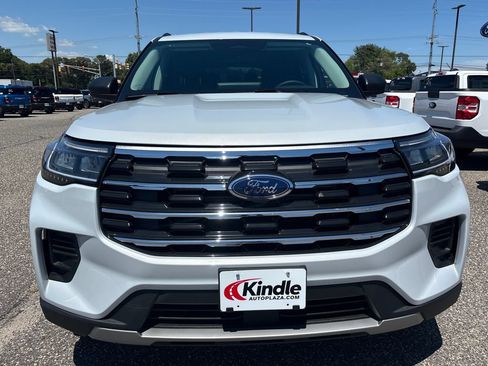 New 2026 Ford Explorer Active AWD/4WD image 2