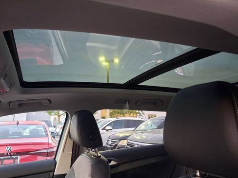 New 2026 Volkswagen Taos SE FWD image 8