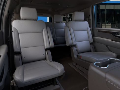 New 2026 Chevrolet Suburban LT w/ Advanced Technology Package RWD image 17