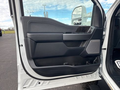 Used 2026 Ford F450 Lariat w/ FX4 Off-Road Package image 15