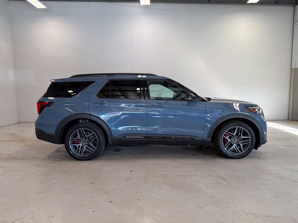 Certified 2025 Ford Explorer ST AWD/4WD image 8
