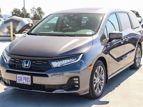 New 2026 Honda Odyssey Touring image 13