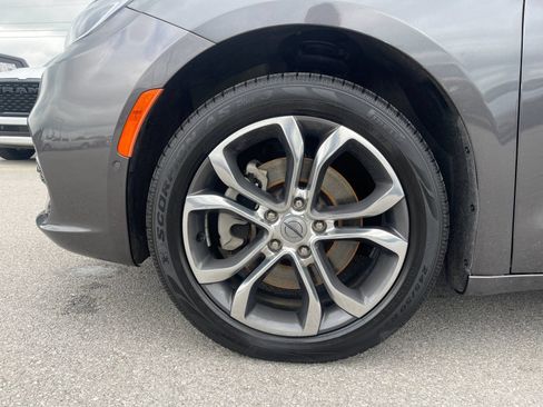 Used 2023 Chrysler Pacifica Pinnacle AWD/4WD image 34