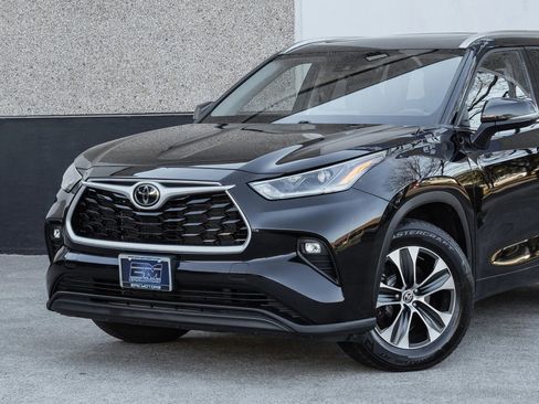 Used 2021 Toyota Highlander XLE image 5