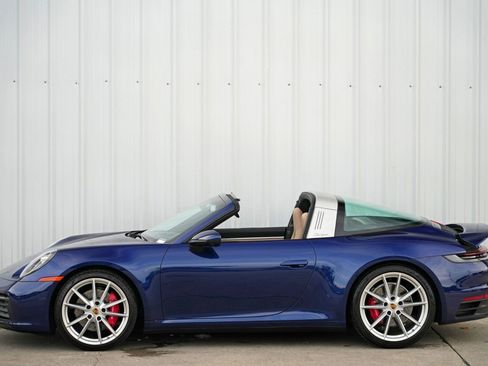 Used 2022 Porsche 911 Targa 4S w/ Premium Package AWD/4WD image 48