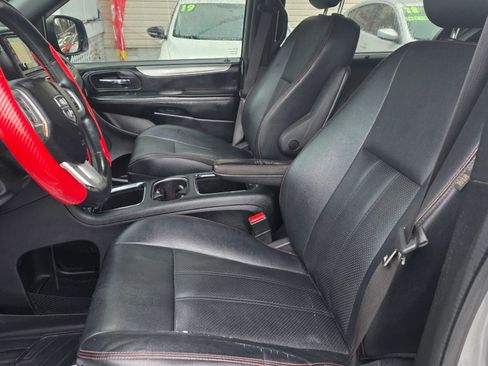 Used 2018 Dodge Grand Caravan GT FWD image 9