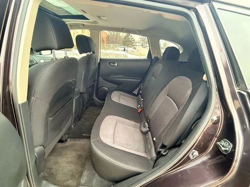 Used 2011 Nissan Rogue SV w/ Premium Pkg image 17