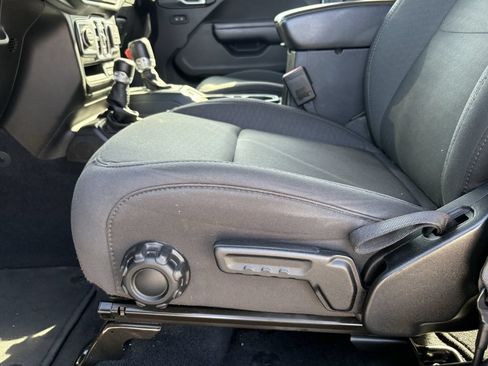 Used 2021 Jeep Wrangler Unlimited Sport AWD/4WD image 13