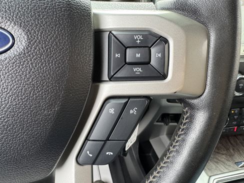 Used 2019 Ford F250 Lariat w/ Chrome Package image 13