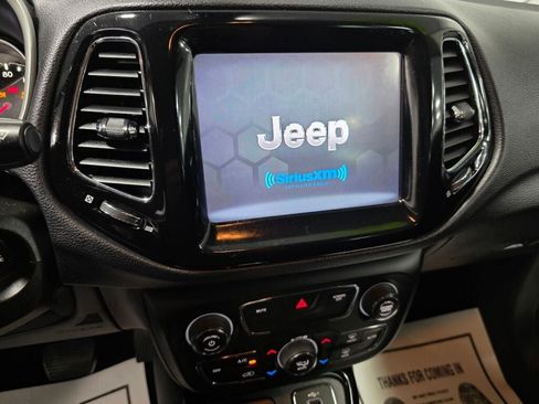 Used 2020 Jeep Compass Limited AWD/4WD image 12
