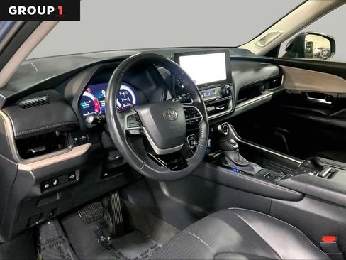 Certified 2024 Toyota Grand Highlander AWD image 18