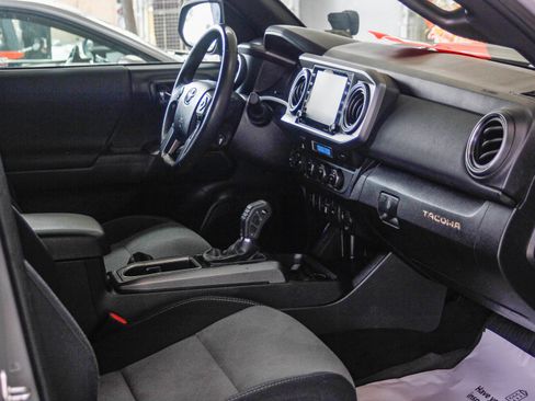 Used 2021 Toyota Tacoma TRD Off-Road w/ Technology Package image 16