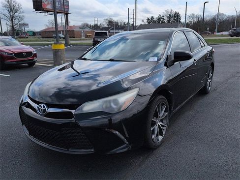 Used 2015 Toyota Camry XSE w/ Moonroof Package image 3