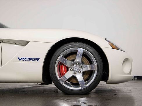 Used 2006 Dodge Viper SRT-10 w/ VOI9 Edition image 10
