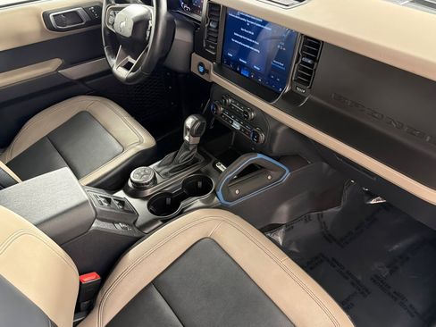 Used 2022 Ford Bronco Wildtrak AWD/4WD image 15