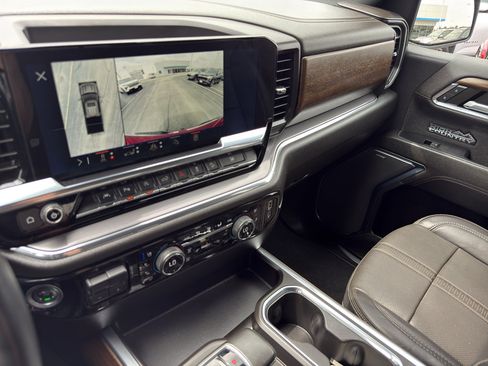Certified 2024 Chevrolet Silverado 1500 High Country w/ Technology Package AWD/4WD image 21