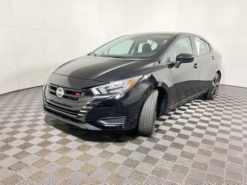 Used 2025 Nissan Versa SR image 7