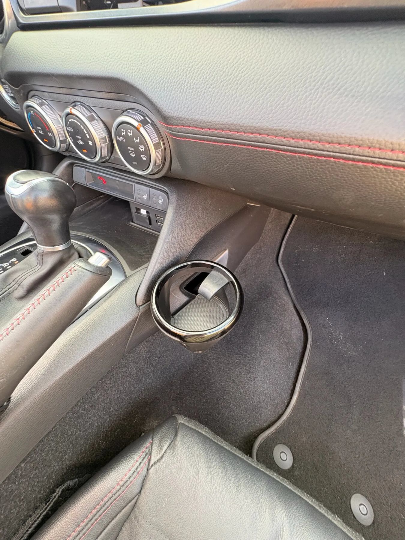 Used 2019 FIAT 124 Spider Abarth w/ Navigation & Sound Group RWD image 36